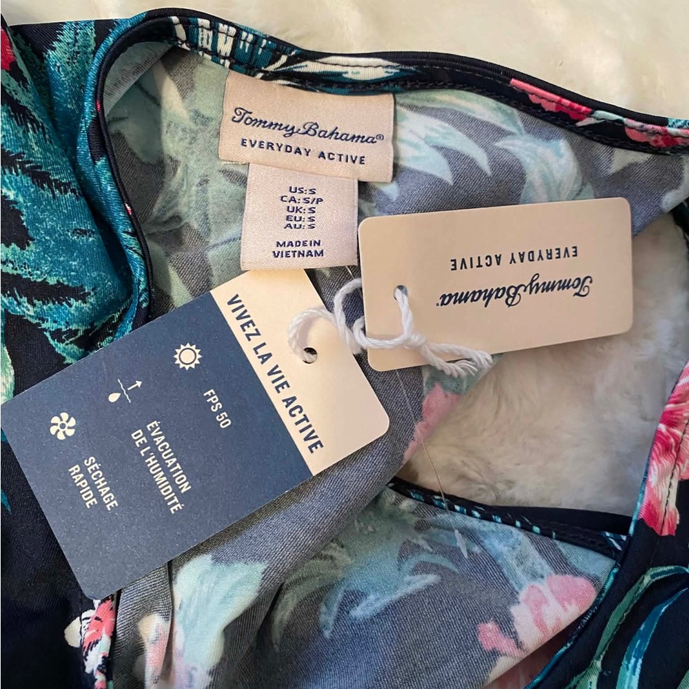 ✨🆕✨Brand New Tommy Bahama Everyday Active Floral Set - Picture 8 of 10